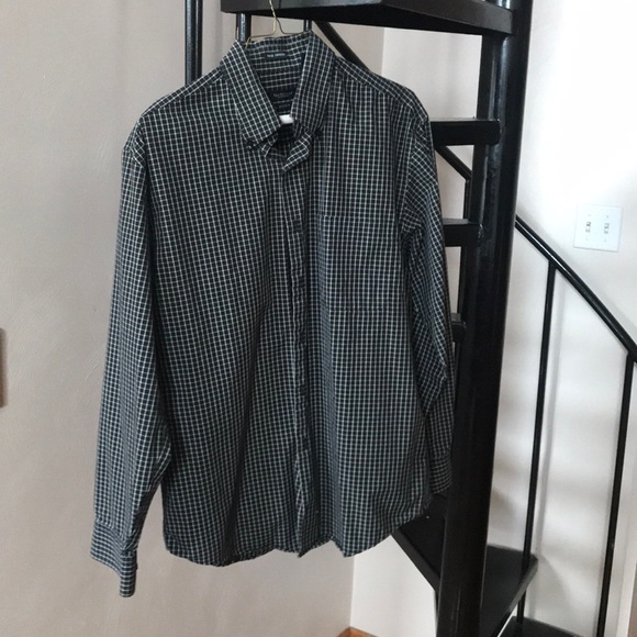 American Eagle Vneck and button up collared shirts - Picture 2 of 6
